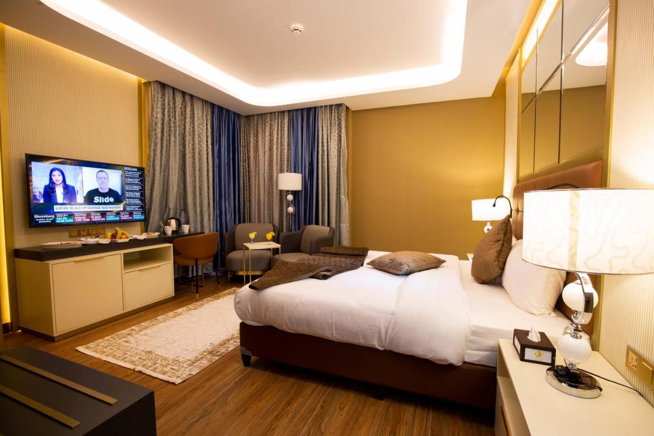 Petra Moon Luxury Hotel Wadi Musa Dış mekan fotoğraf Deluxe Suite