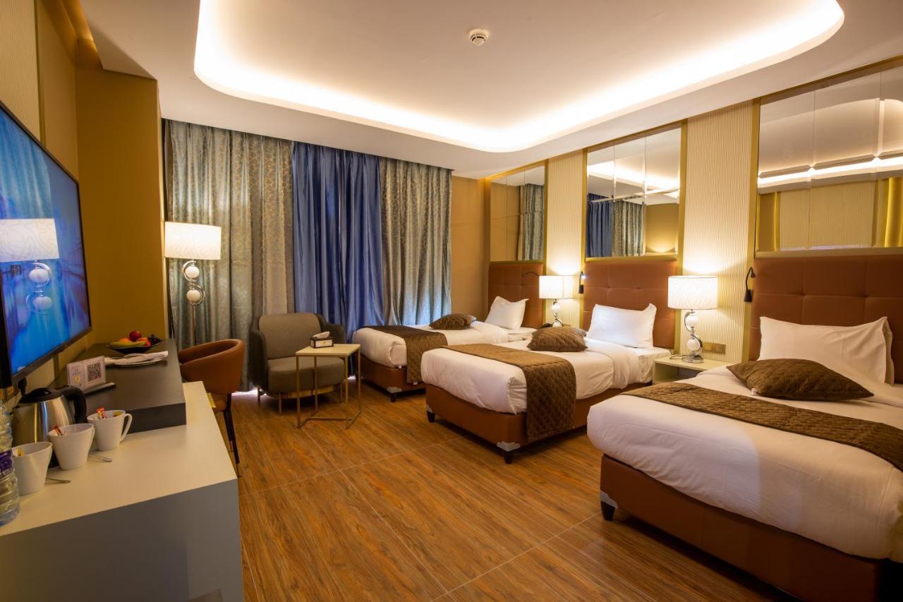 Petra Moon Luxury Hotel Wadi Musa Dış mekan fotoğraf Deluxe Room