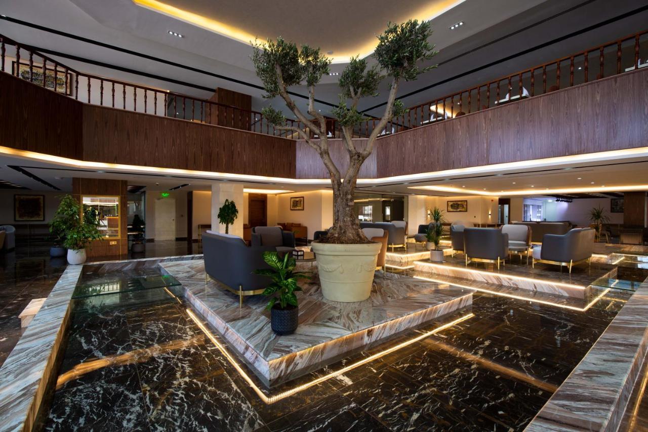 Petra Moon Luxury Hotel Wadi Musa Dış mekan fotoğraf The lobby of the hotel